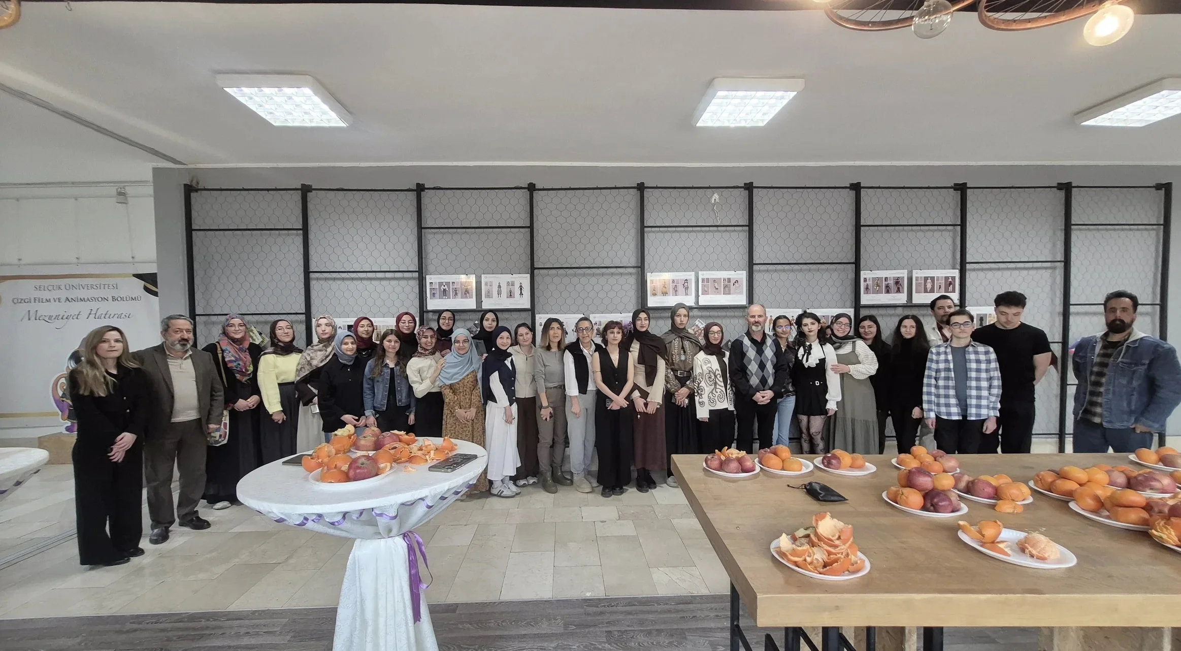 İyi - Kötü: Kırmızı Başlıklı Kız Karakter Tasarımı Öğrenci Sergisi gerçekleştirildi